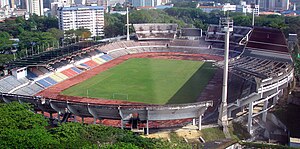 Bangunan Stadium Merdeka dari jauh.