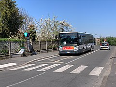 Bus 114 au niveau de l'arrêt Lucien Berneux.