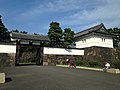 外桜田門 高麗門（左）と櫓門