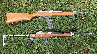 Mini-14 mit Holzschaft und klappbarer Metall-Schulterstütze