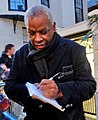 Don Warrington Selwyn Patterson'u canlandırıyor.