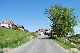 Ortseingang von Cuarny (aus Richtung Pomy)