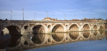 Le Pont-Neuf depuis la prairie des filtres.