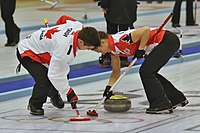 Tyler Tardi (l.) und Karlee Burgess vom Curlingteam 2016