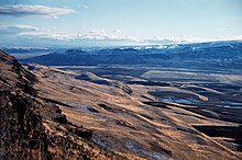 Vista d'una zona dels Channeled Scablands a prop de Wenatchee (Washington), on es poden observar les formes de relleu produïdes pel gran fluxe. NOAA Photo Library, 1948