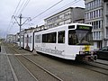 Tram alla fermata di Ostenda Henegouwenstraat