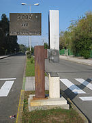 Estatua na Estrada dedicada a Losada Diéguez.