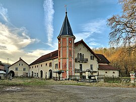 The Laine farm in Vy-lès-Filain