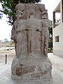 Memfisin Böyük Triadası, Nefertem Ptahın sağında, Sekhmet isə solunda dayanıb.