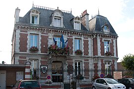 The town hall in Souppes-sur-Loing