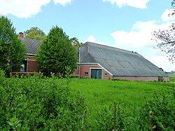 Boerderij aan het Karspelpad, leegstaand sinds de jaren 1990