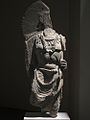 Bodhisattva. Région du Kâpîssâ, monastère du Karratcha. Afghanistan. Schiste, IIe – IIIe siècle. Musée Guimet