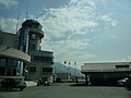 La torre di controllo e il café de l'aéroport