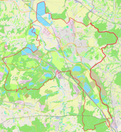 Mapa konturowa Karwiny, blisko centrum na prawo znajduje się punkt z opisem „Stadion Miejski”