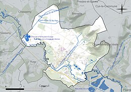 Carte en couleur présentant le réseau hydrographique de la commune