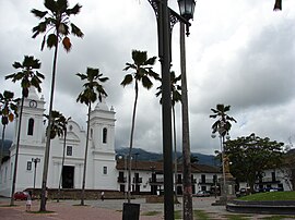 Hauptplatz und Kirche in Guaduas