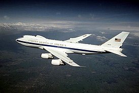 E-4B в полёте