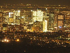 La Défense bei Nacht.