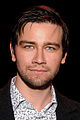 Torrance Coombs interpreta Declan