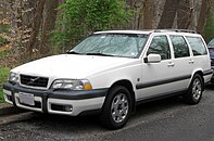 Front drivers side view of white V70 XC