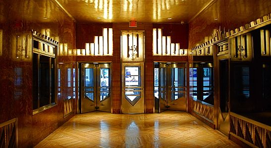 Hol al Chrysler Building din New York City, de William Van Alen (1930)