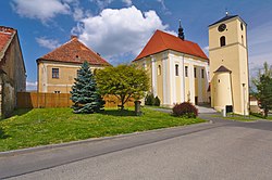 Kostel sv. Jana Křtitele s farou