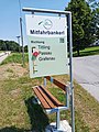 Mitfahrbank bei Rothau im Bayerischen Wald mit Auswahlmöglichkeit der Fahrrichtung