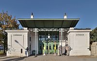 Einer der Standardtypen der Zugangspavillons der Wiener Stadtbahn, heute Teil der Linien U4 und U6 Entwurf: Otto Wagner