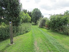 L'ancienne voie ferrée devenue chemin de randonnée.