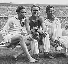 Alfred Dompert, Volmari Iso-Hollo ja Tuominen, Berliinin 1936 olympialaisten estejuoksun mitalikolmikko.