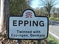 Skilt i Epping i England som syner til partnarskapen med Eppingen i Tyskland.