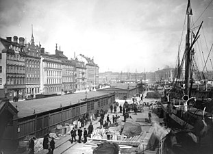 Skeppsbron, vy mot norr 1896.