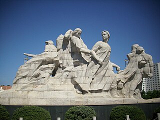 Monument to the women fallen in war