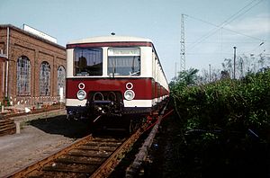 Zug der Baureihe 276.1 im S-Bw Grünau, 1986