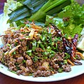 Larb khua mu, restovaný severothajský larb z vepřového masa, Čiang Mai