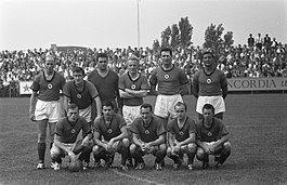 alt=Elftal van DWS bij de wedstrijd tegen FC Volendam (augustus 1959)