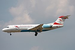 Fokker 70 der Austrian Arrows landet auf dem Flughafen Frankfurt