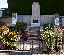 Le monument aux morts.