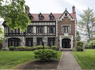 Cammack House in Huntington, West Virginia, built 1923