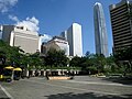 La place centrale de Chater Garden.