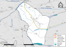 Carte en couleur présentant le réseau hydrographique de la commune