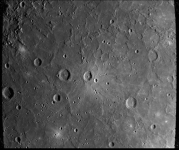 Mariner 10 image with Amru Al-Qays left of center