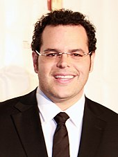 Headshot of Josh Gad