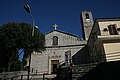 Chiesa parrocchiale di Santa Anastasia con a fianco la canonica del parroco