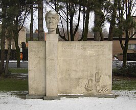 Monument Ferdinand Snellaert op het gelijknamige plein in Sint-Amandsberg (Gent).