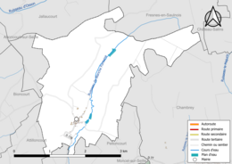 Carte en couleur présentant le réseau hydrographique de la commune