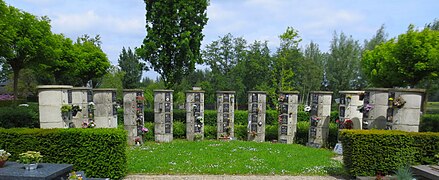 Le cimetière.