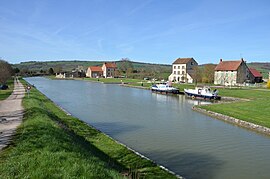 Pont-Royal on the canal of Bourgogne in Clamerey