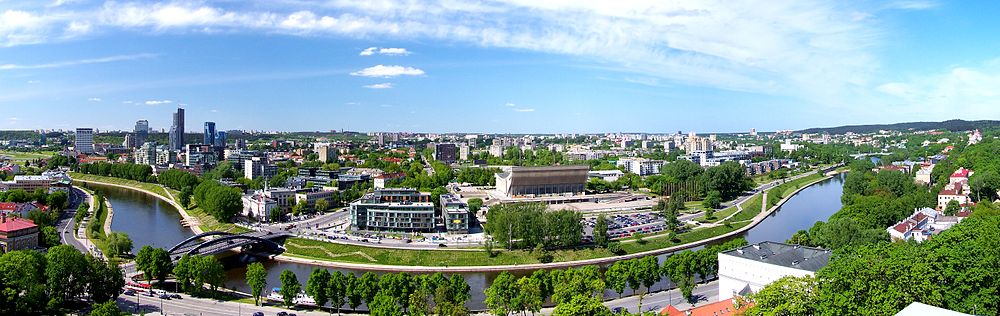 Panorama vido de la urbo je majo 2008