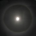 En 22° halo rundt om Månen